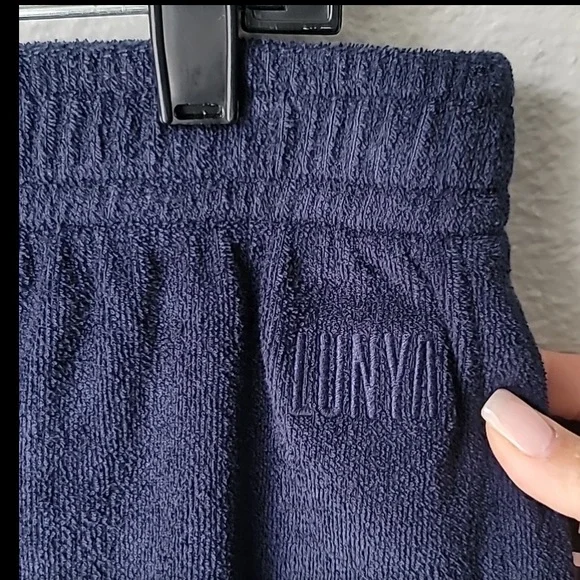 Lunya Women's XL Navy terry cloth Shorts nwt - Picture 3 of 6